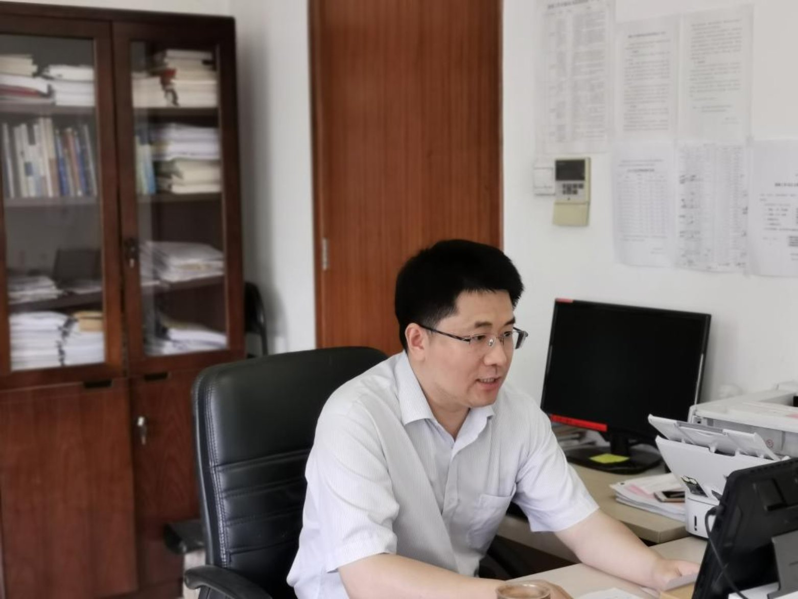 http://www.sxnu.edu.cn/__local/5/D3/ED/3A92ECCDE2E07D3335E996A3877_86F95D2E_F24F.jpg